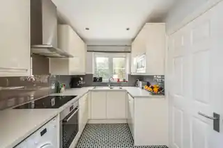 10 Shelburne Drive, photo 4