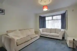 10 Southbury Avenue, photo 2