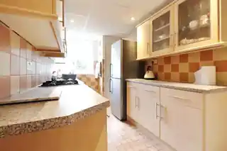 10 Terence Court, photo 3