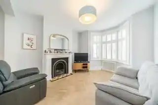 10 Troughton Road, photo 2