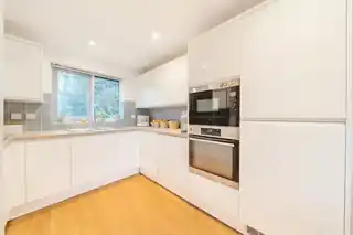 10 Vincent Close, photo 3