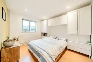 10 Vincent Close, photo 4