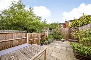 10 Webb Road, photo 2