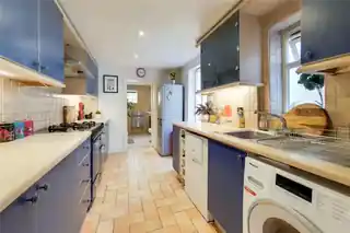 10 Whewell Road, photo 2