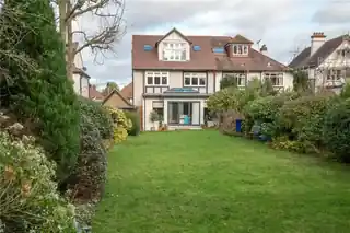 10 Woodside Road, photo 3