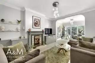 10 Woodville Gardens, photo 2