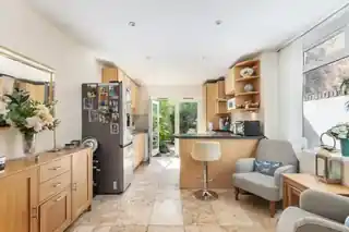 100 Cranbrook Road, photo 4