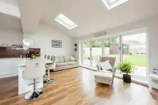 100 Edenfield Gardens, photo 2