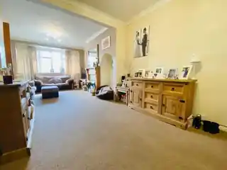 100 Freshwell Avenue, photo 4