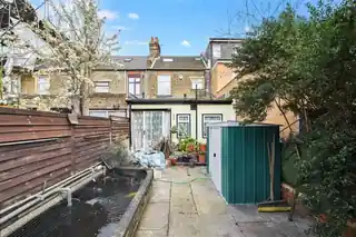 100 Hatherley Gardens, photo 2