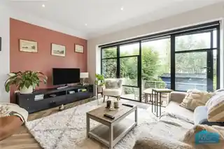 100 Hertford Road, photo 4