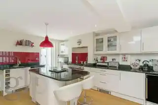 100 Mayall Road, photo 2