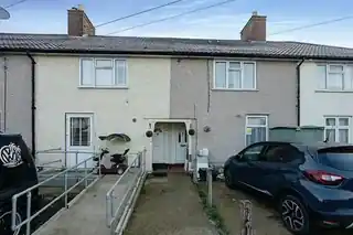 100 Romsey Road, photo 2