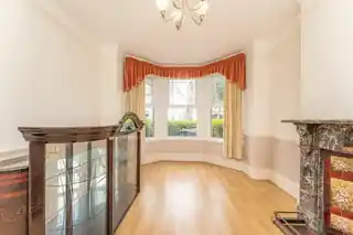 100 Sylvan Avenue, photo 2