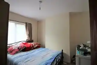 1009A Romford Road, photo 4