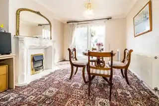 101 Collier Row Road, photo 3