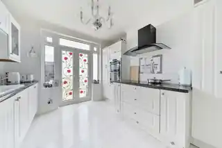 101 Cranston Road, photo 2