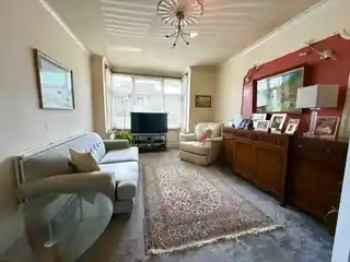 101 Eton Avenue, photo 3