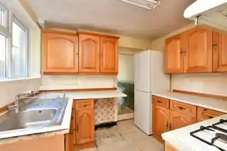 101 Godstone Road, photo 3