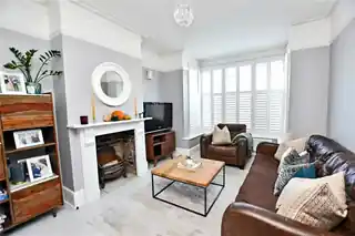 101 Lion Road, photo 2