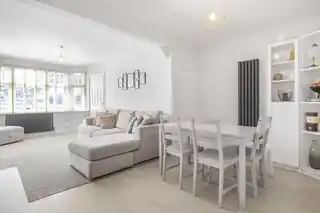 101 Palm Avenue, photo 2