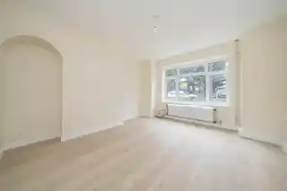102 Buckingham Road, photo 2