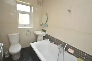 102 Garrison Lane, photo 3
