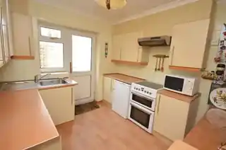 102 Garrison Lane, photo 2