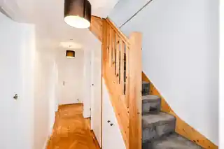 102 Onslow Gardens, photo 4