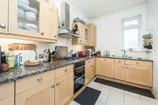 102B Amyand Park Road, photo 3