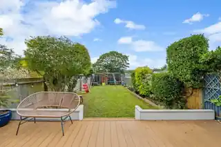 103 Ardrossan Gardens, photo 2