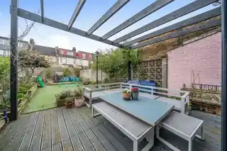 103 Caithness Road, photo 3