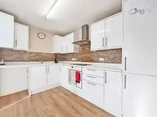 103 Rabournmead Drive, photo 3