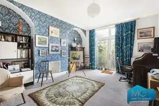 103 Torrington Park, photo 2