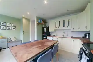103 Wallace Crescent, photo 4
