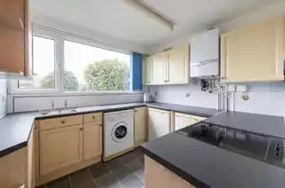 104 Blackfen Road, photo 3