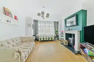 104 Harcourt Road, photo 3