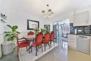 104 Harcourt Road, photo 4