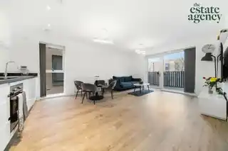 104 Merriam Close, photo 3