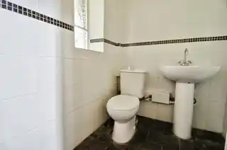 104 Priory Road, photo 3