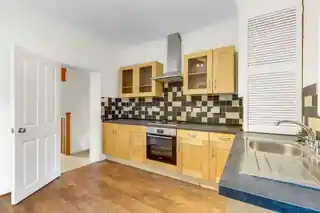 105 Avondale Road, photo 2