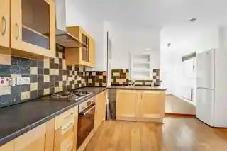105 Avondale Road, photo 4