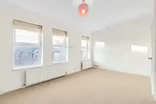 105 Avondale Road, photo 3