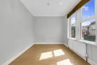 105 Coopers Lane, photo 3