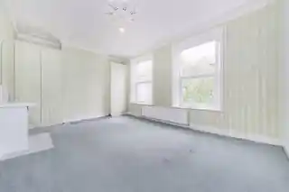105 Fairbridge Road, photo 2