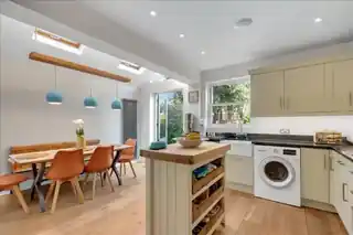 105 Godolphin Road, photo 2