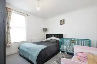 105 Mayplace Road West, photo 4