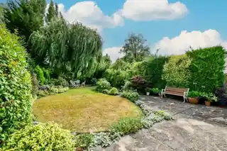 105 Swakeleys Road, photo 3
