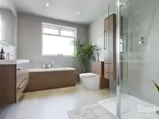 105 Upper Abbey Road, photo 3