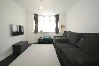 106 Carlyon Road, photo 3